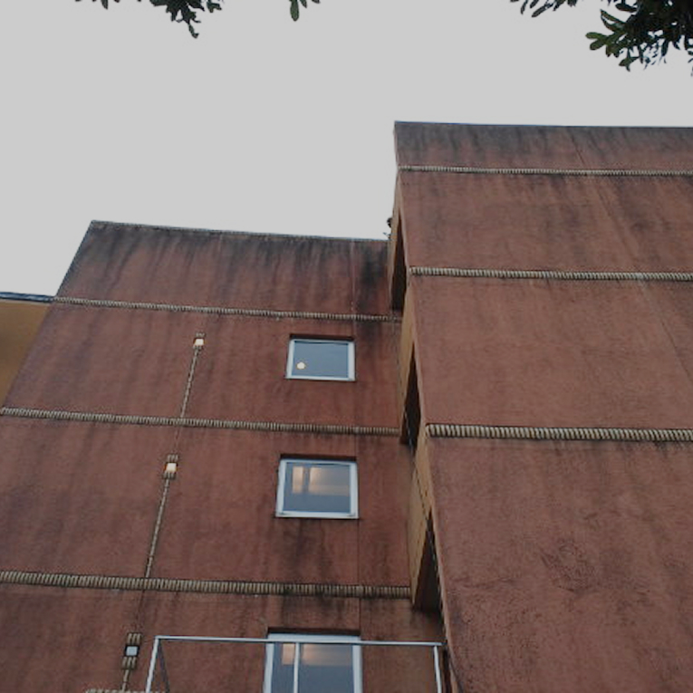 外壁② Before